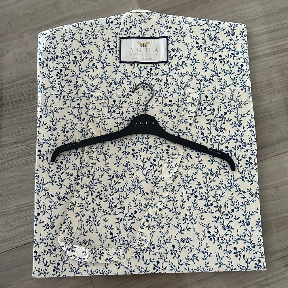 Agua bendita garment bag